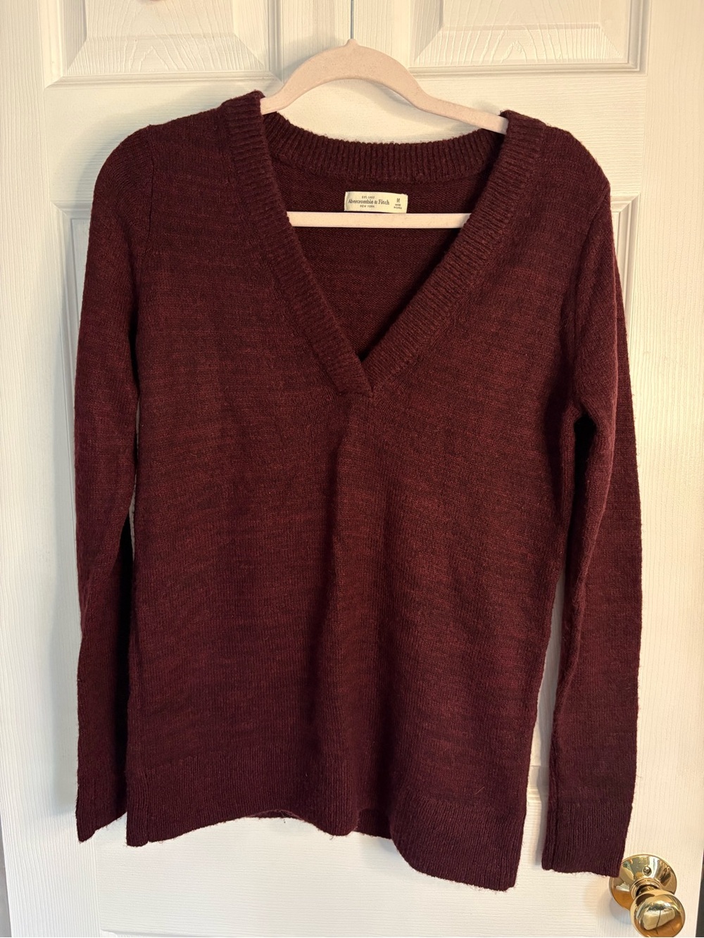 NWT Abercrombie & Fitch V-Neck Sweater Wool Blend Women’s